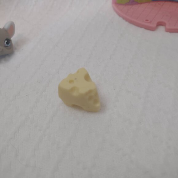 Vintage Littlest Pet Shop #473 Mouse G2 COMPLETE Nook + Cheese - Picture 8 of 16